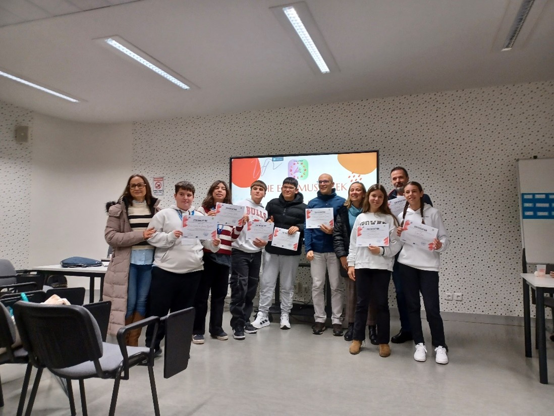 carousel2025MovGrupo4_2
